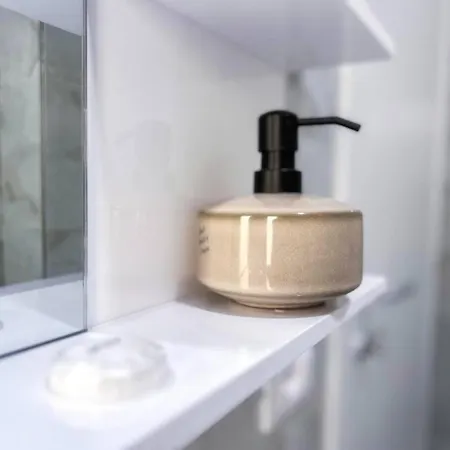 Comfort Seaside By Adriatic Living 아파트 골렘
